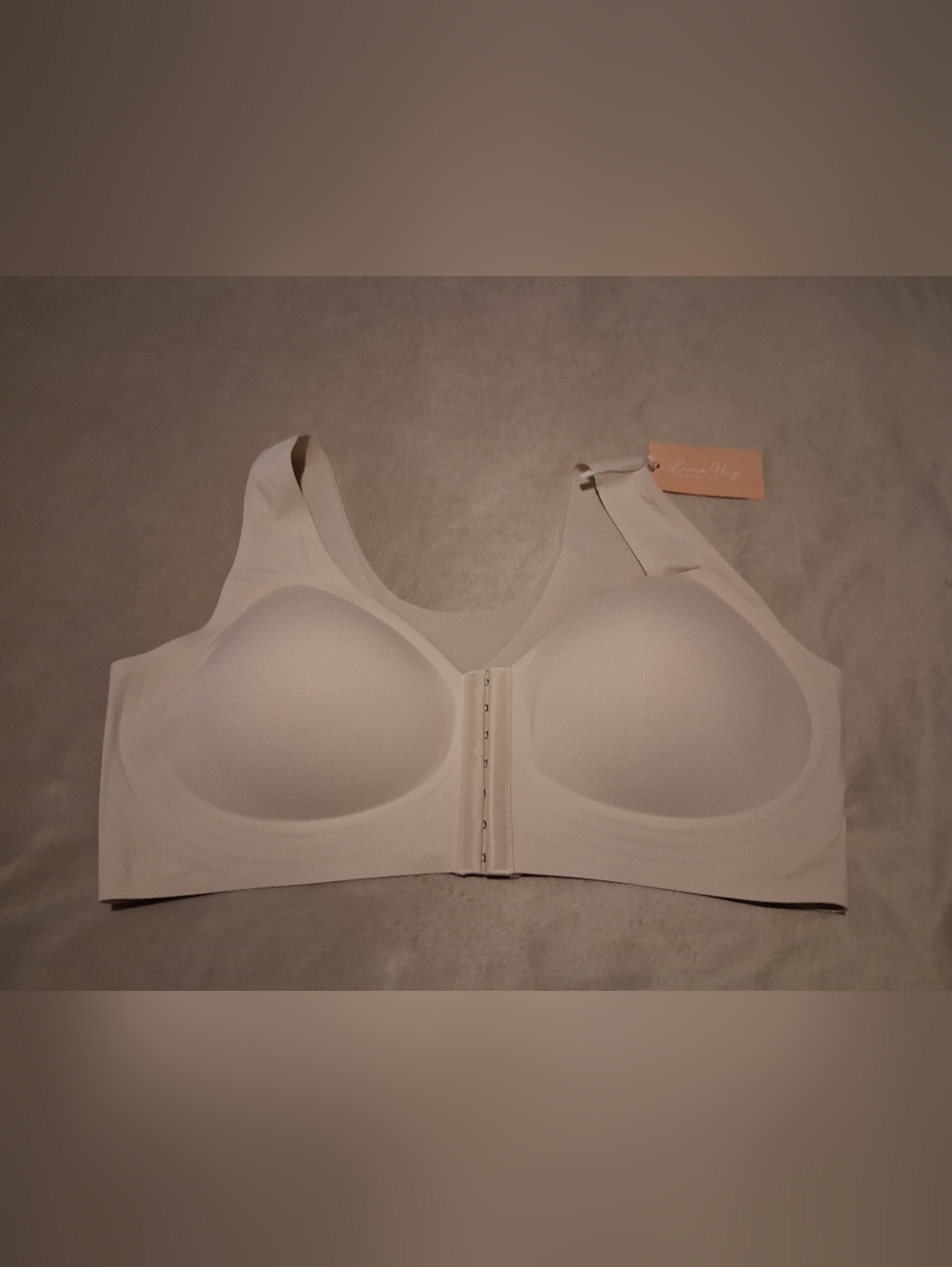 LUNA HUG Front-Closure Seamless Comfort Bra in Nude